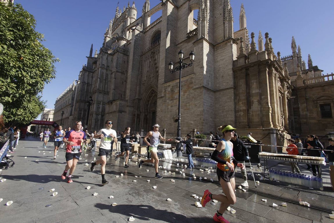 La carrera sevillana ha pasado por lugar emblemáticos de la ciudad como la Torre del Oro o la Plaza de España