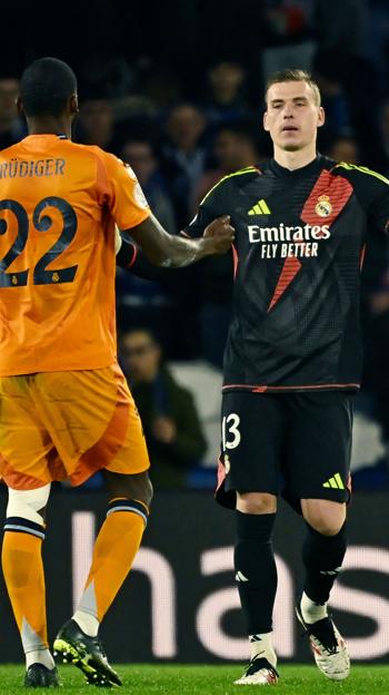 El portero suplente del Real Madrid, Andriy Lunin, durante el encuentro contra el Real Sociedad