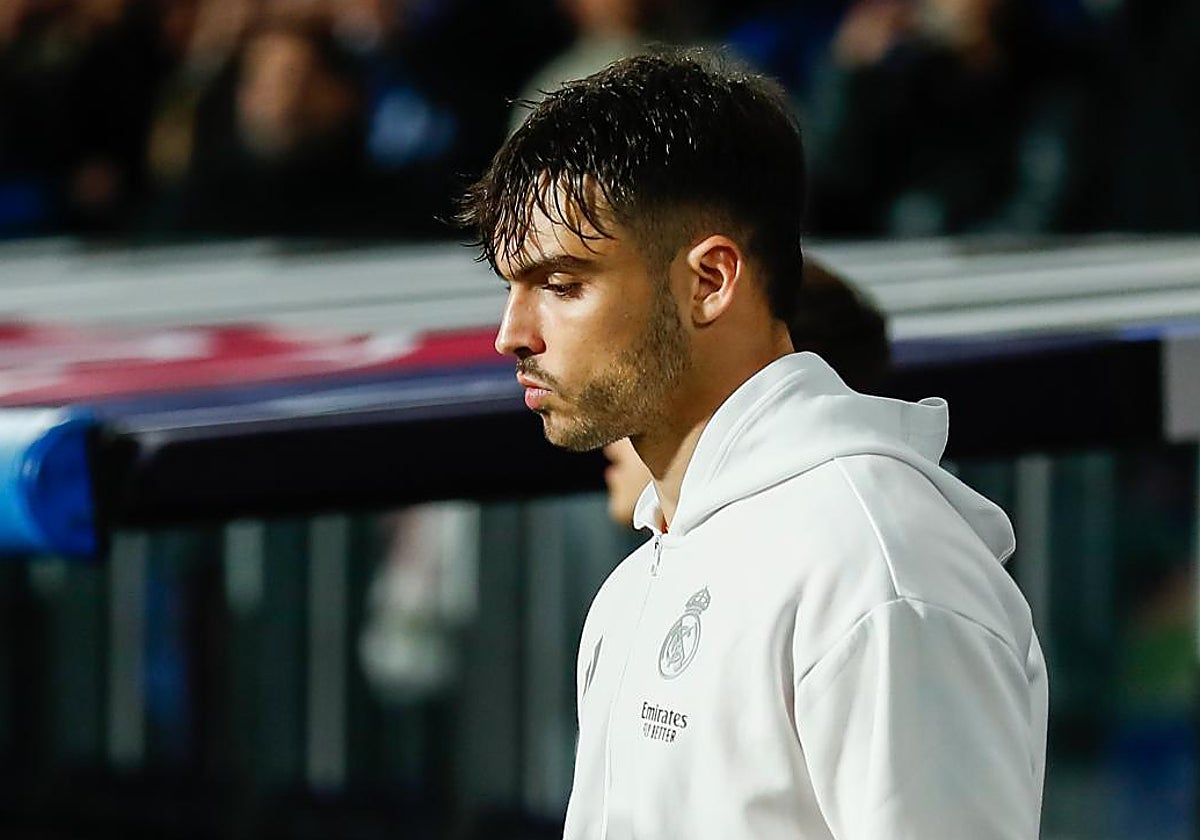 Cañizares estalla por los cánticos contra Raúl Asencio: «En qué sociedad estamos...»