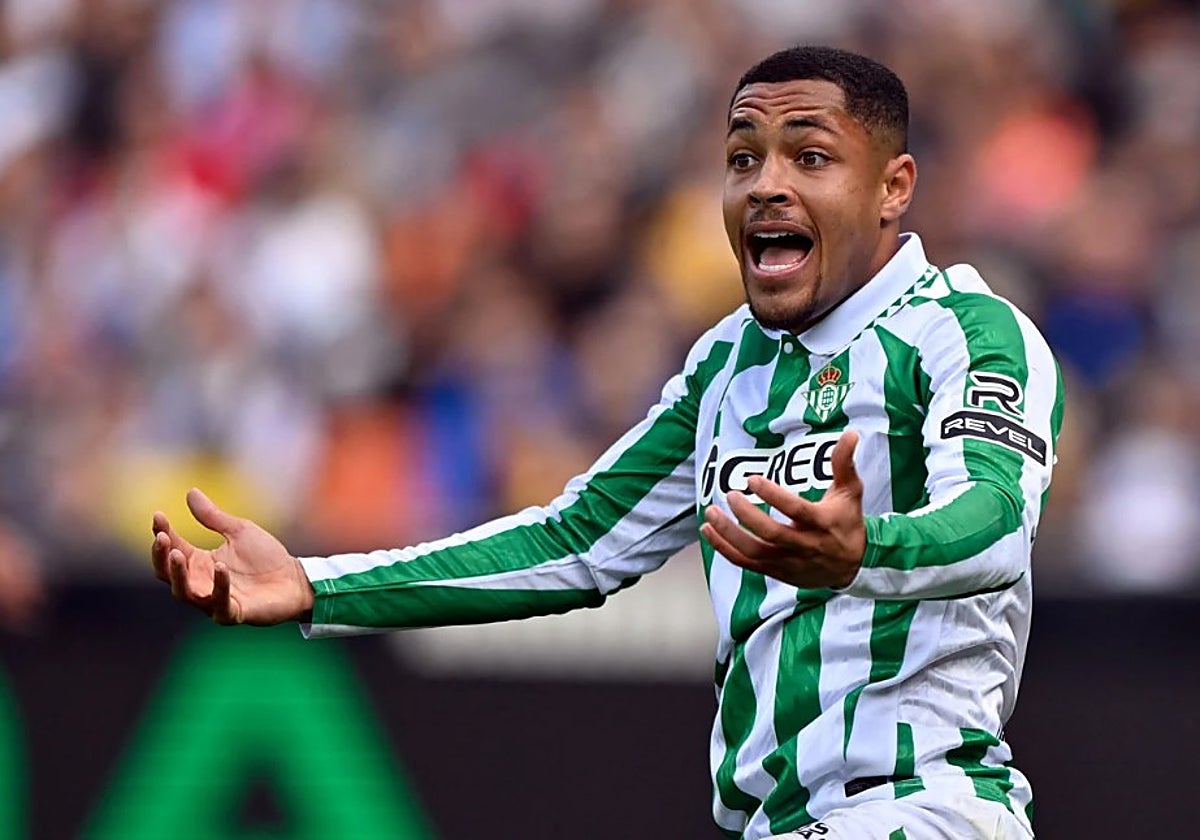 Vitor Roque, en un partido con el Betis este curso