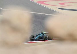 Alonso tiene al enemigo en casa: Stroll le hace una faena y el coche no va