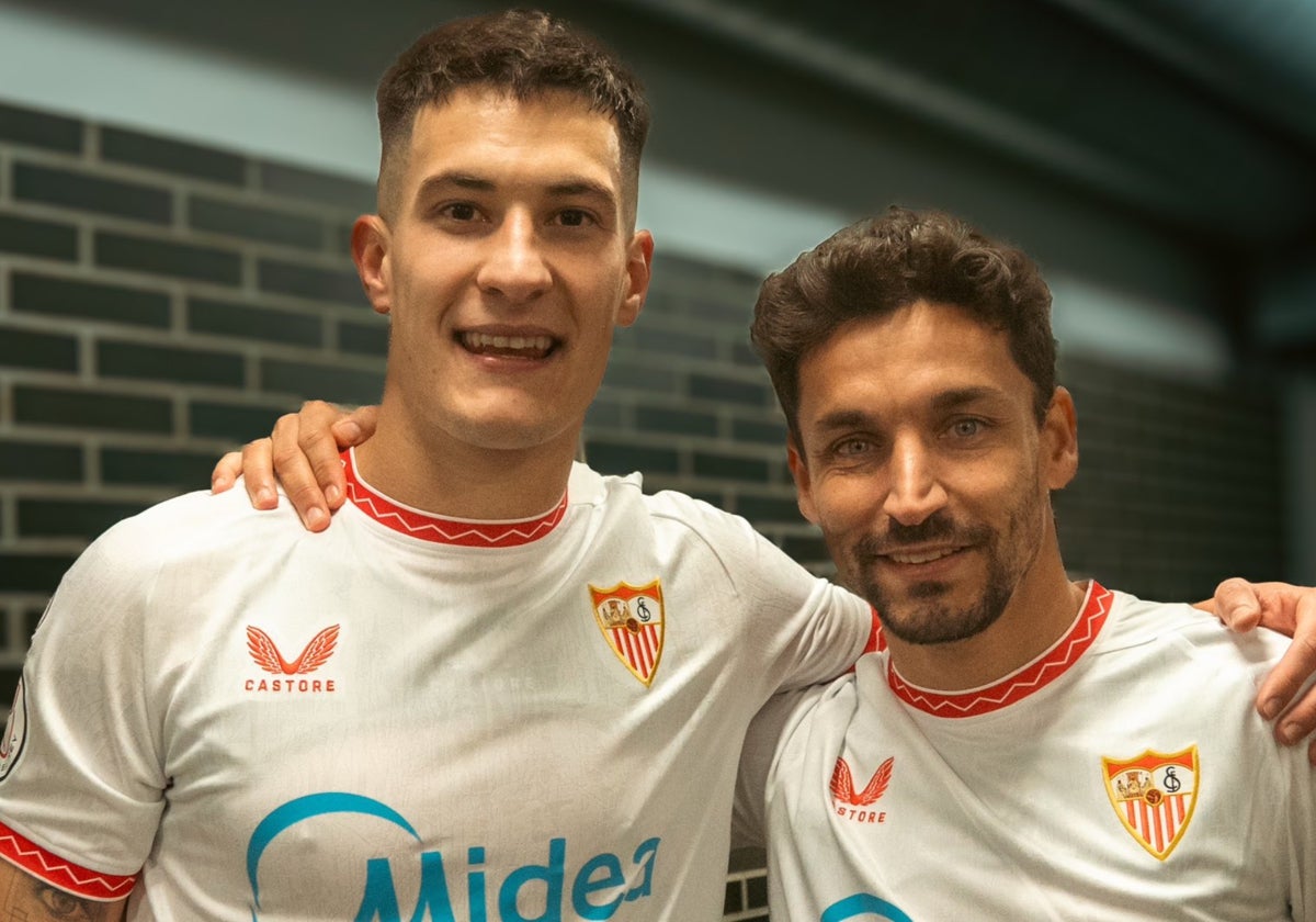 Andrés Castrín, junto a Jesús Navas