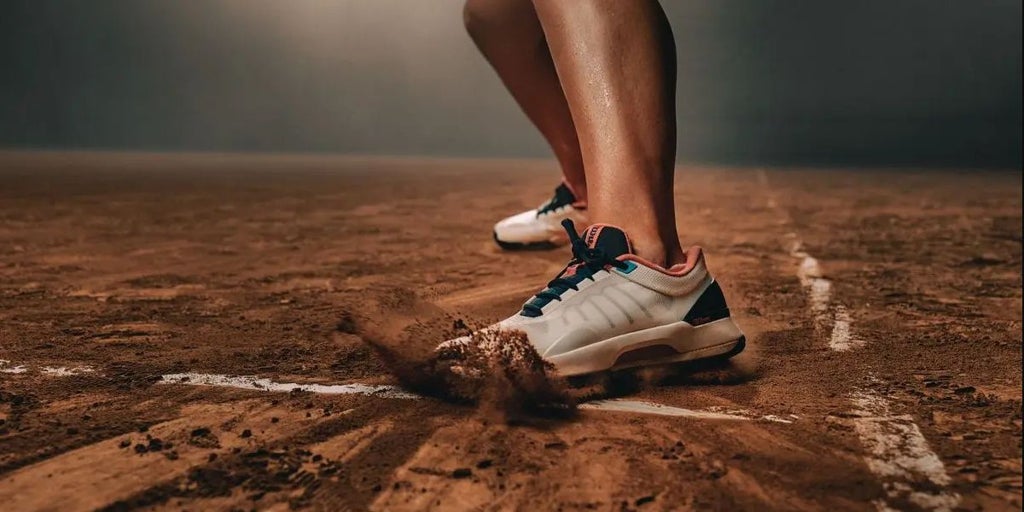 El mundo de las deportivas ya piensa en las mujeres: Wilson lanza la primera zapatilla de tenis diseñada exclusivamente para el pie femenino