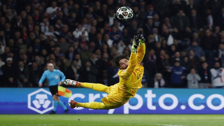 El PSG perdona una goleada, Alisson se viste de héroe y Elliot castiga en el 87