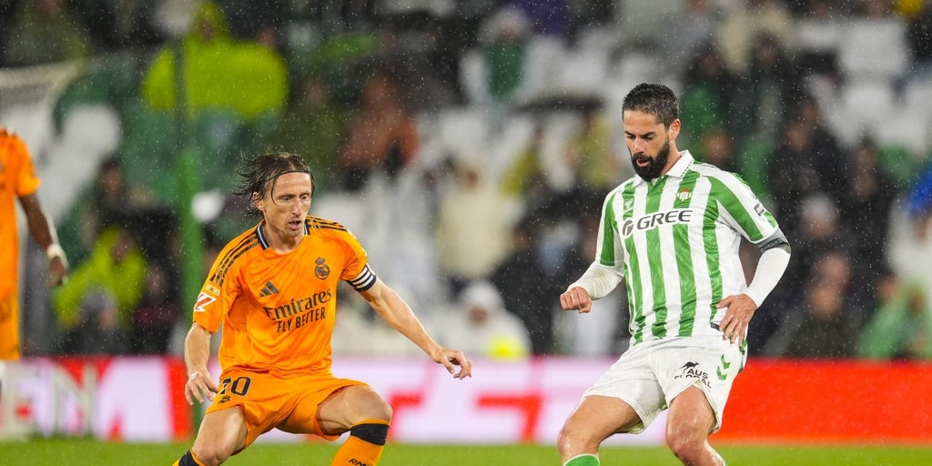 Isco, Cardoso y Bakambu, entre los apercibidos del Betis mirando al derbi del 30 de marzo