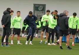 Pellegrini: «Lo más importante es no pensar en el jueves y pensar sólo en ganar a Las Palmas»