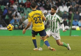 Isco falló su primer penalti como jugador del Betis