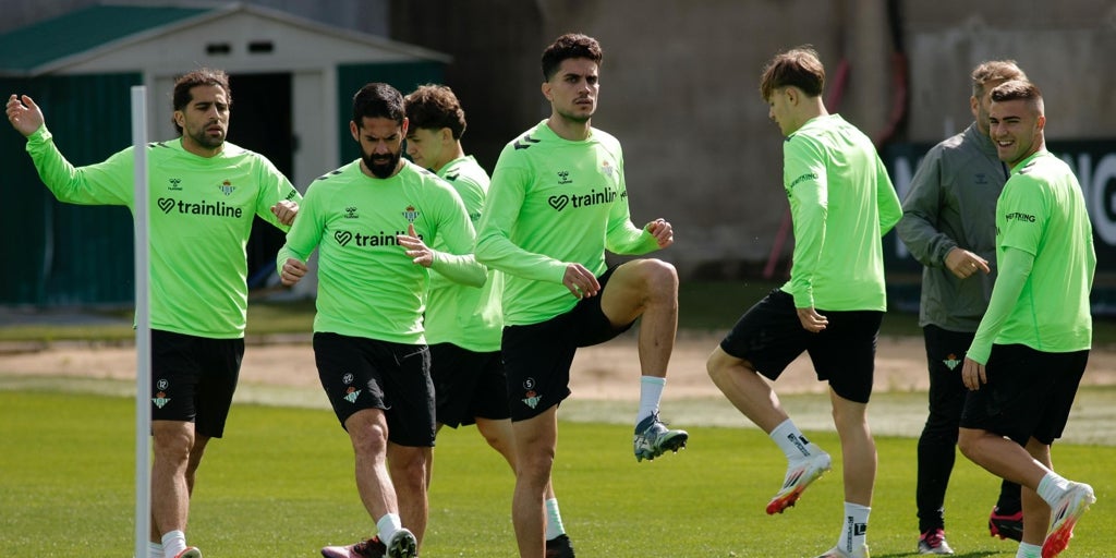 Johnny Cardoso, ausencia en el último entrenamiento antes de viajar a Guimaraes