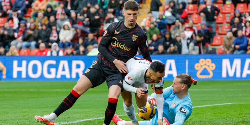 Nyland regresa al Sánchez-Pizjuán con las espaldas anchas tras sus paradas ante Rayo y Real