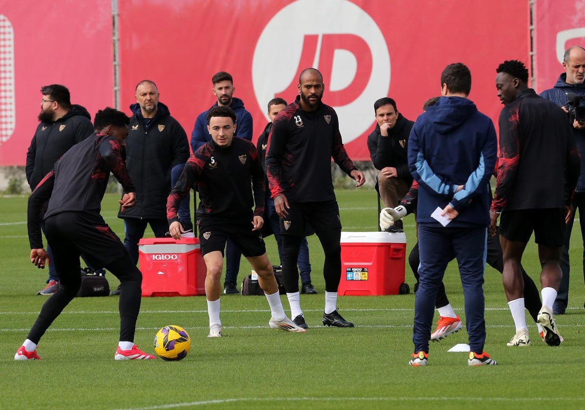 Sevilla - Athletic: La ola positiva choca con los fantasmas del Sevilla en casa