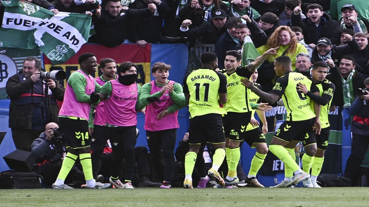 Los jugadores del Betis celebran uno de los goles ante el Leganés