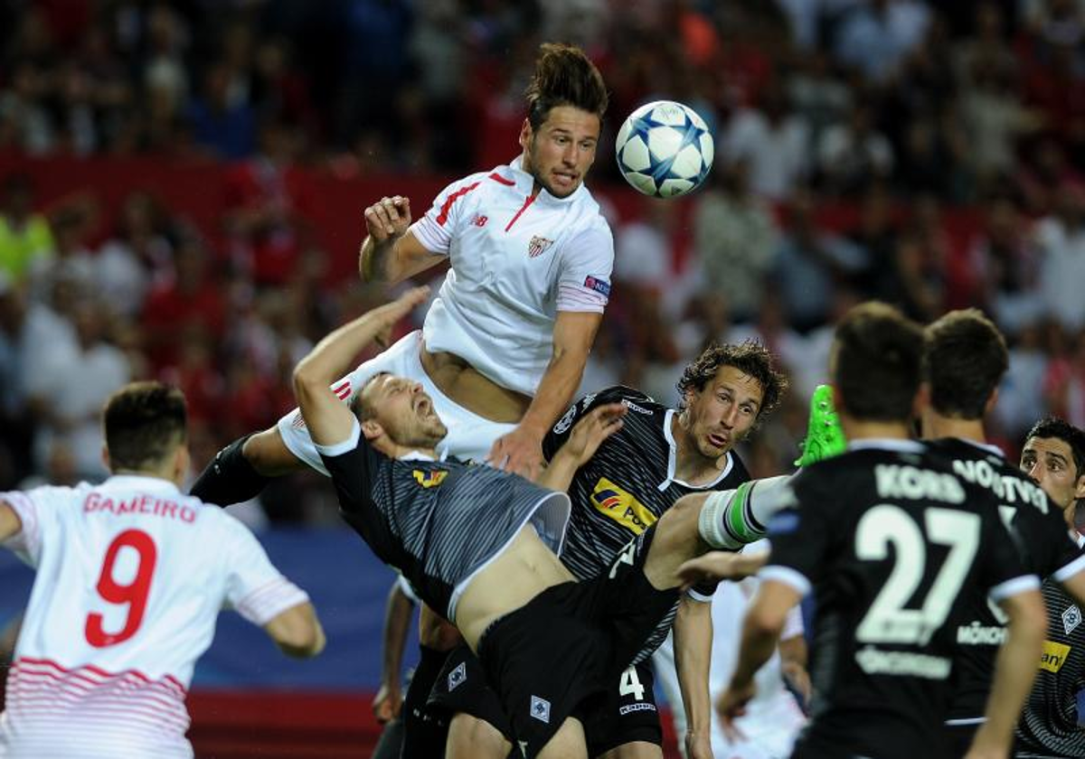 Krychowiak en un partido de la UEFA Champions League entre el Sevilla FC vs Borussia Moenchengladbach en el Ramón Sánchez Pizjuán en 2015