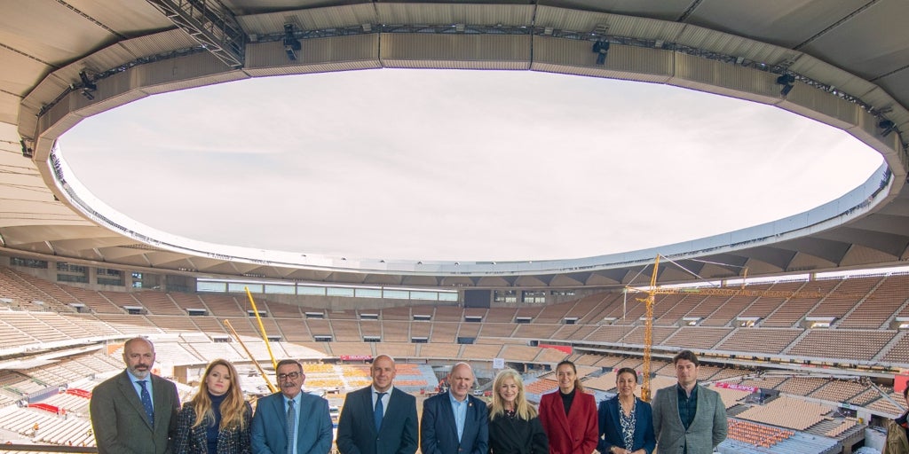 La Cartuja, el «Wembley sevillano», impresiona a Louzán y toma forma para la final de Copa