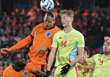 De Le Normand a Huijsen: el baile de banderas en la selección