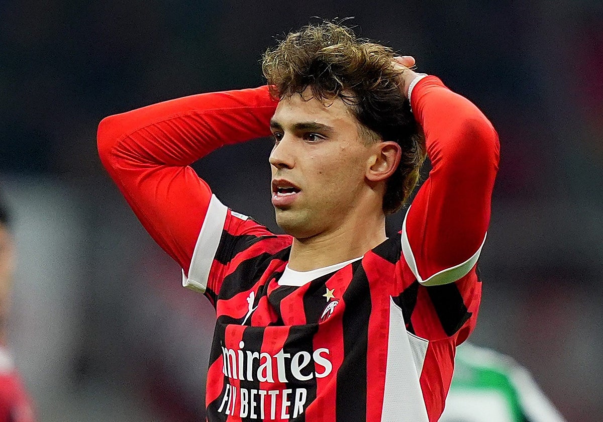 Joao Félix, en uno de sus partidos con el Milan