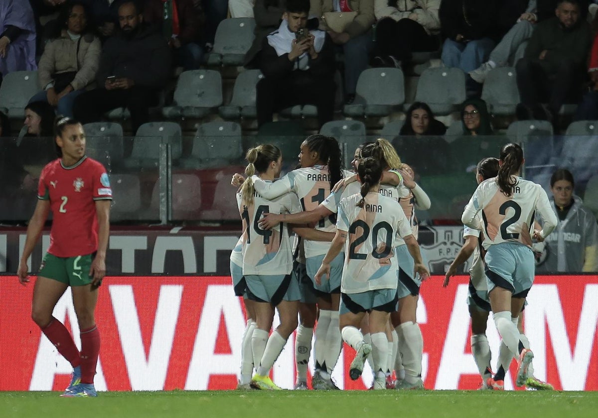España celebra uno de sus goles