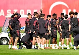 Akor Adams se somete a pruebas y se une a las bajas de Sow, Pedrosa y Vargas en el Sevilla FC