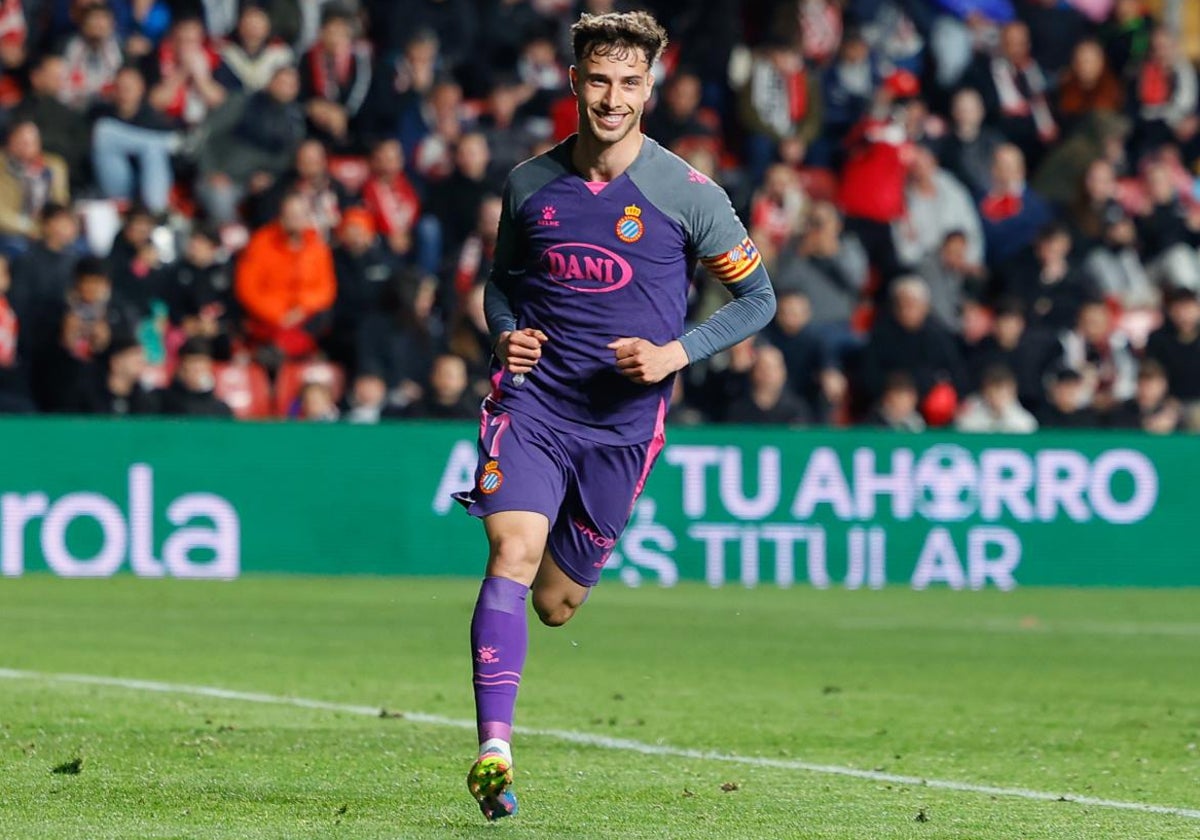 Javi Puado celebra su gol ante el Rayo Vallecano el pasado fin de semana en Vallecas