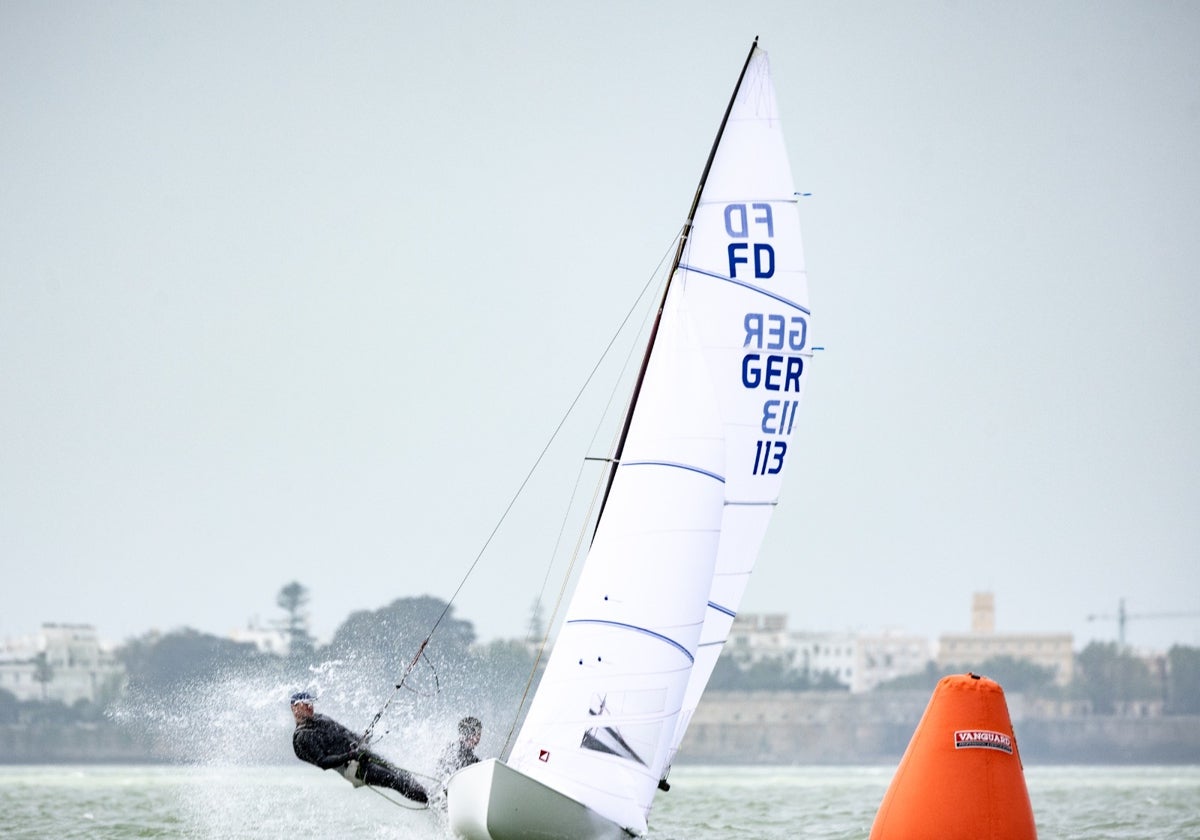 Kilian Konig y Johannes Brack en acción en la bahía de Cádiz