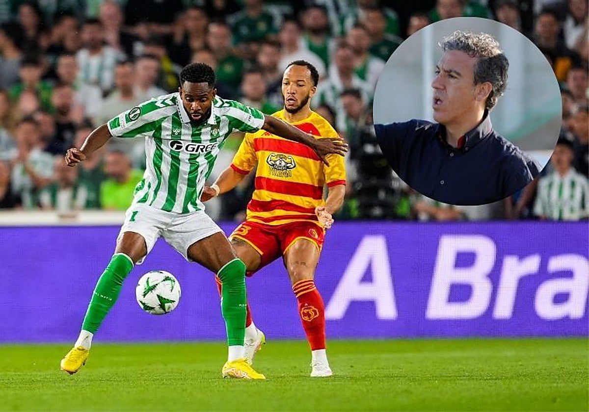 Bakambu controla un balón durante el Betis-Jagiellonia de Conference League