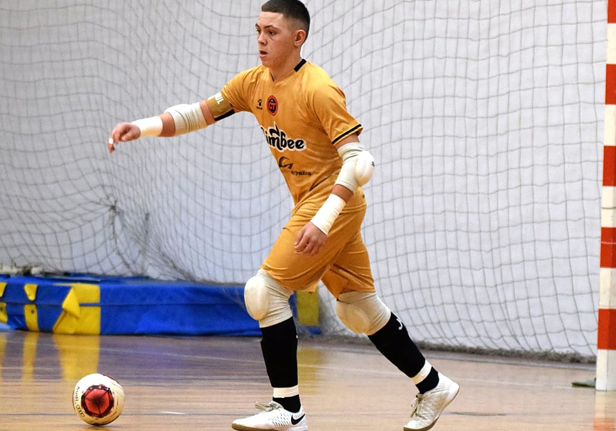 Fernando Alcalá, durante un partido