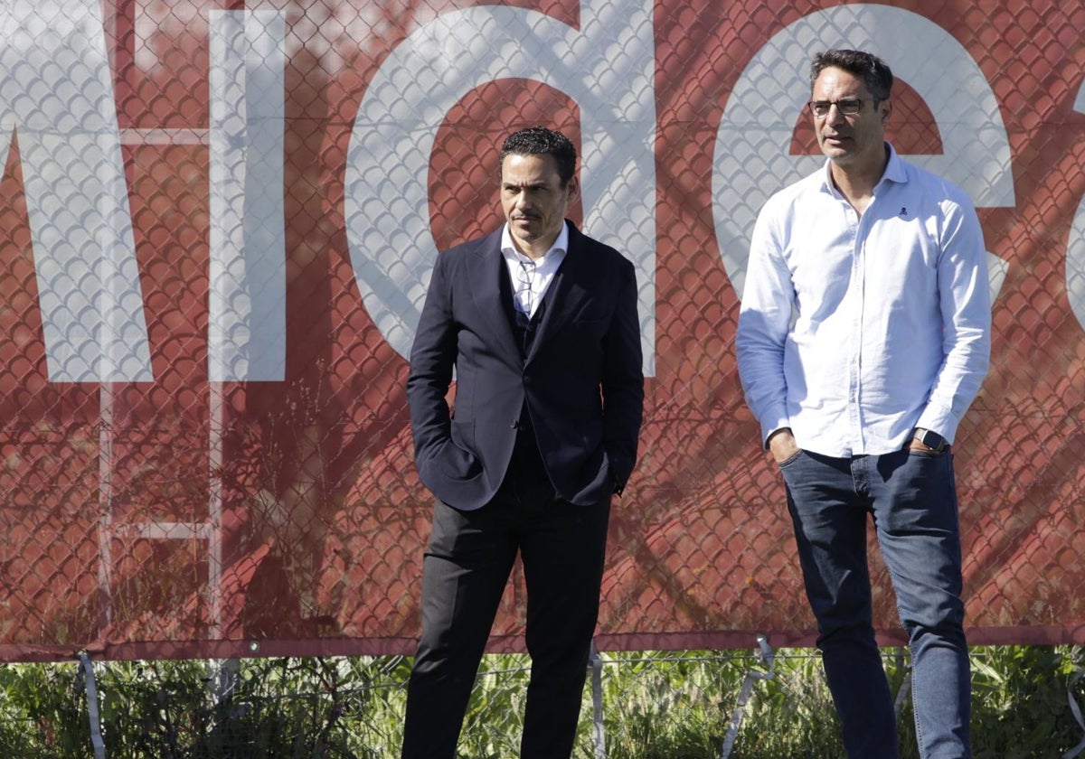 José María Del Nido Carrasco y Gaby Ruiz presencian el entrenamiento del Sevilla