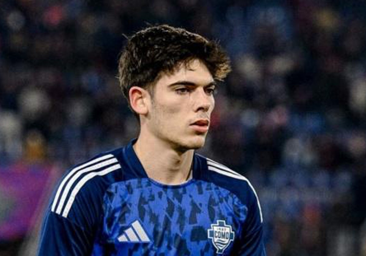Álex Valle, antes de un partido con el Como
