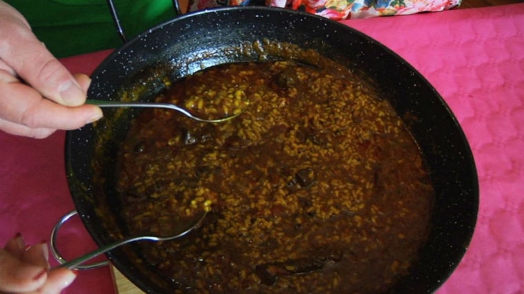 Cazuela de arroz caldoso con liebre
