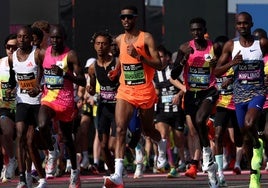 Kiplimo choca con el muro del maratón