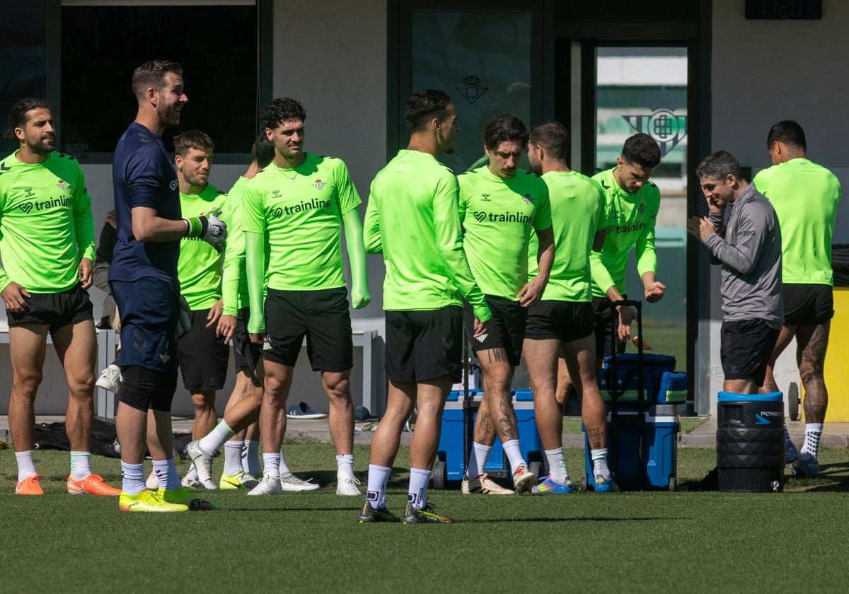 Entrenamiento del Betis en la ciudad deportiva