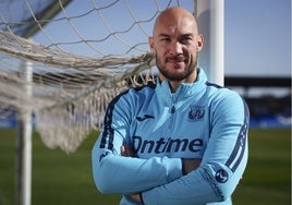 Marko Dmitrovic: «Cuando el Sánchez-Pizjuán pita, el Sevilla no lo pasa bien»