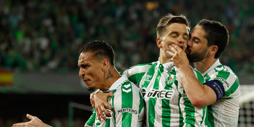 El beso de Isco a Lo Celso que hace enloquecer a la afición del Betis