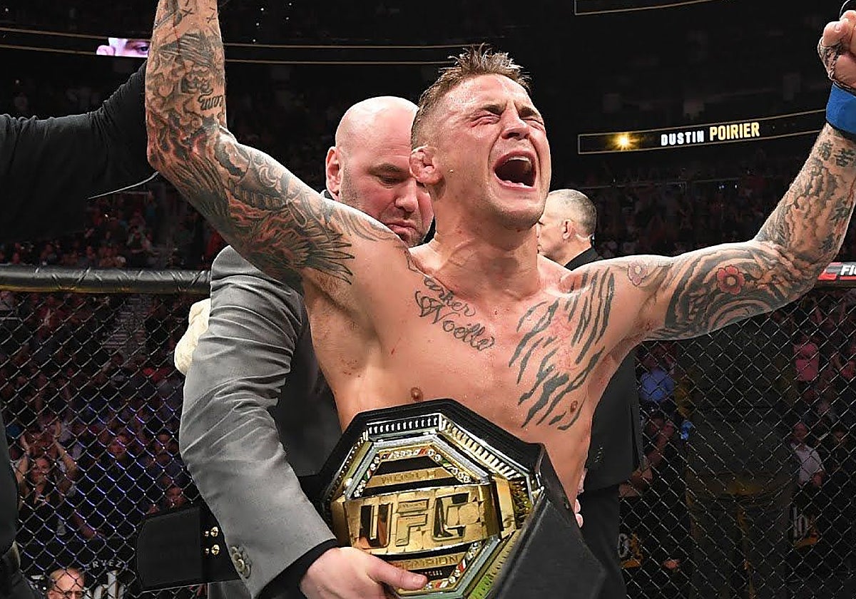 Dustin Poirier, con su cinturón de campeón interino