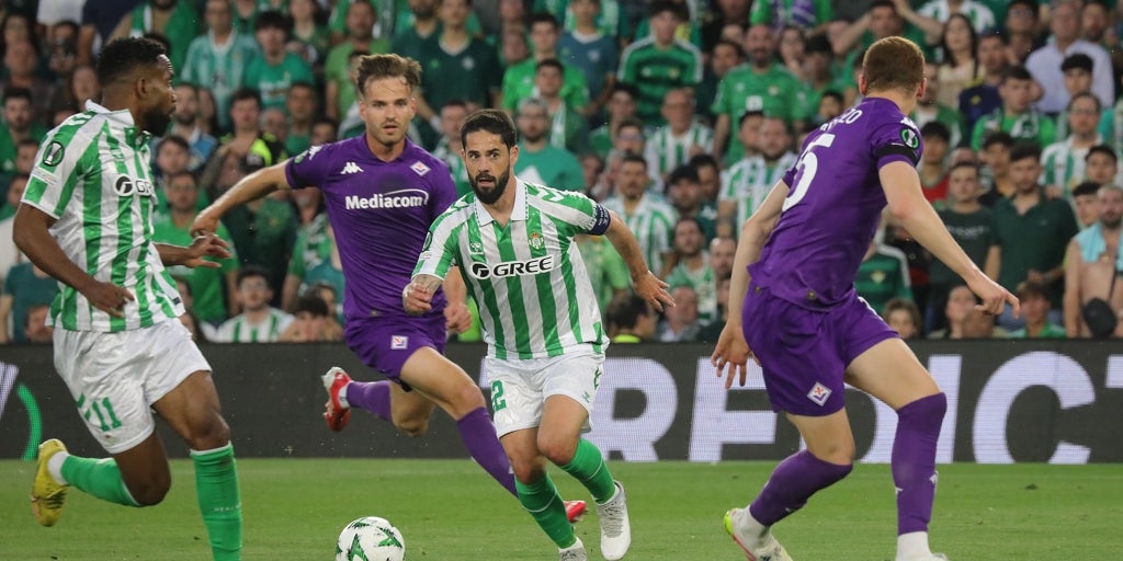 Dónde ver Fiorentina - Betis: canal de TV y streaming online del partido de la UEFA Conference League 2024-2025
