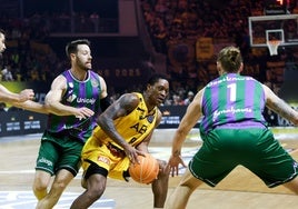 El Unicaja repite en la final de la Champions; el Tenerife, eliminado