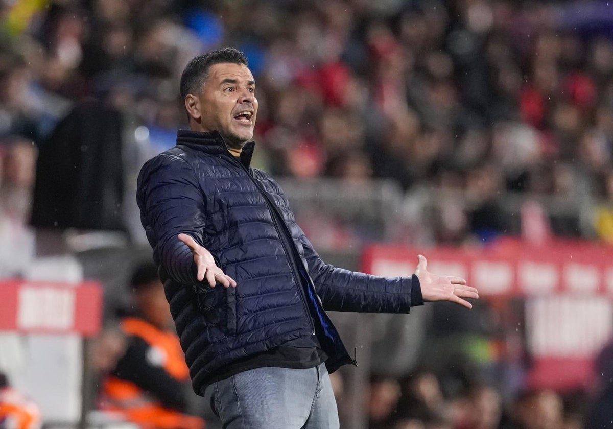 Míchel gesticula durante el partido entre su equipo y el Mallorca