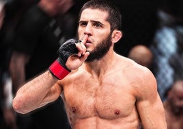 Makhachev evita a Topuria tras la victoria de Della Maddalena: «Es hora de convertirme en doble campeón»