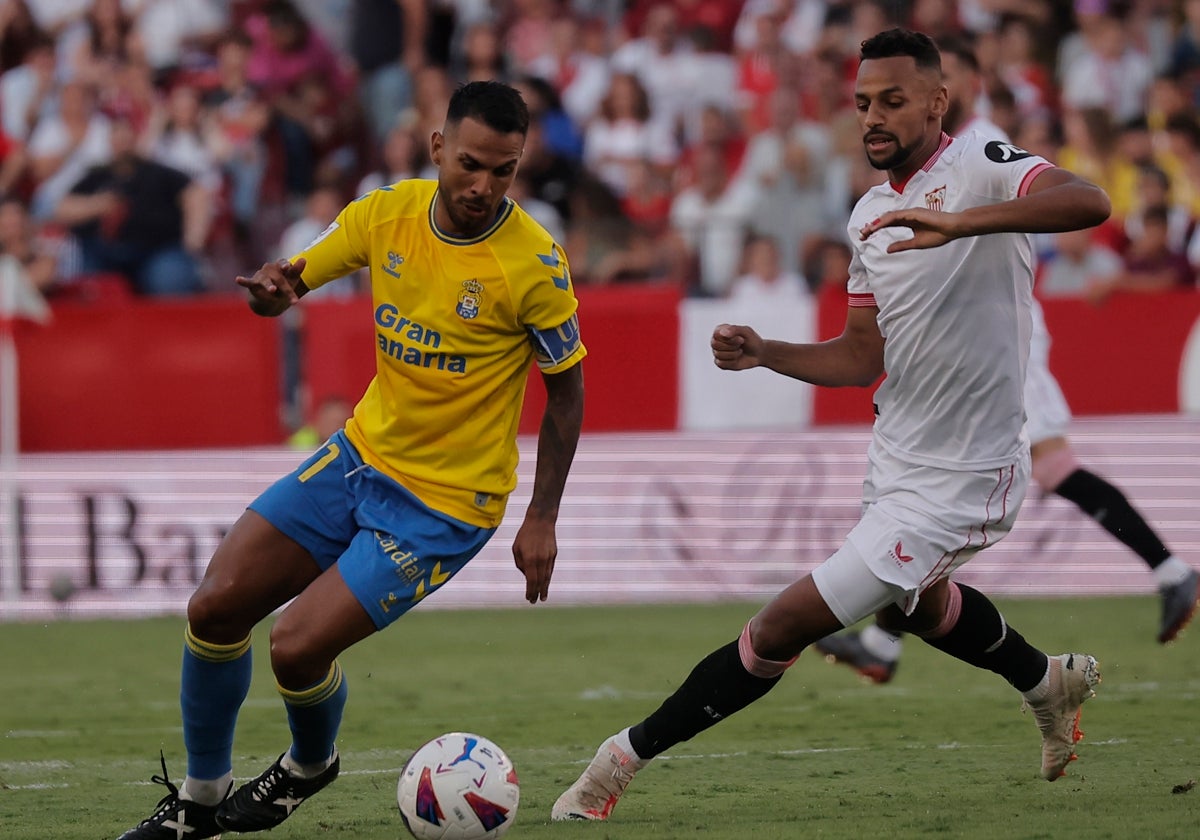 Un lance del juego del Sevilla - Las Palmas de la pasada temporada