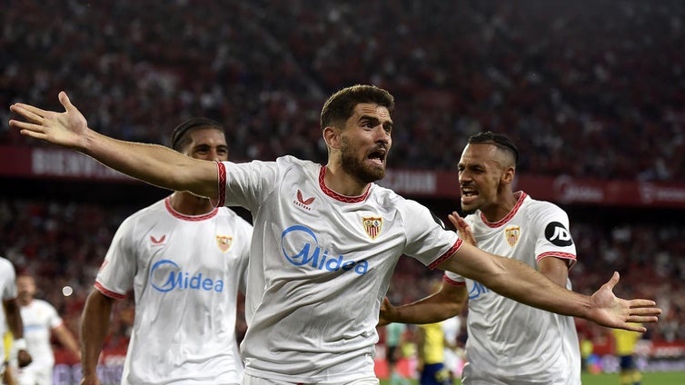 El Sevilla reacciona y le ofrece la renovación a García Pascual ante su posible salida al Cádiz
