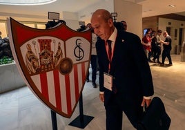 Gritos contra Del Nido Benavente al final del Sevilla - Las Palmas