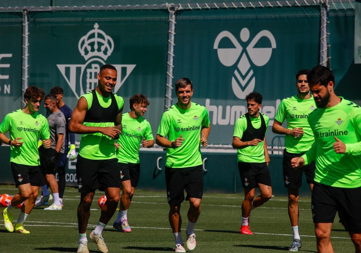 Natan, Lo Celso, Fornals, Bartra e Isco, en el entrenamiento previo al Rayo - Betis
