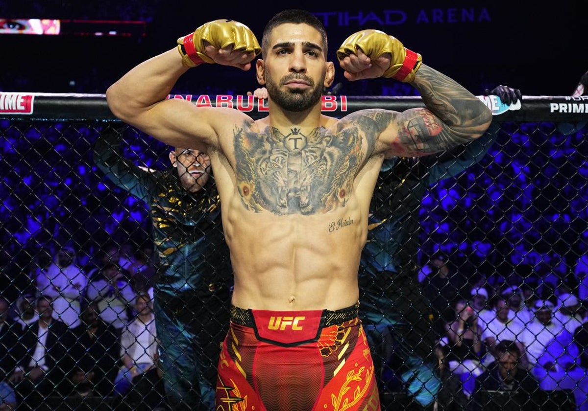Ilia Topuria antes de su combate contra Max Holloway