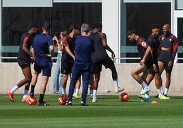 Sevilla FC: Kike Salas, el único ausente a dos días de recibir al Real Madrid