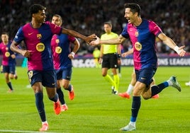 Lamine Yamal y Lewandwski en un partido de esta temporada