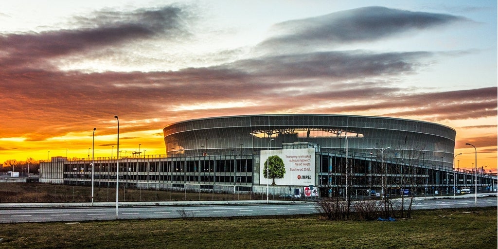 Cómo llegar en coche a Breslavia desde Sevilla para la final de la Conference entre el Betis y el Chelsea: estas son las rutas