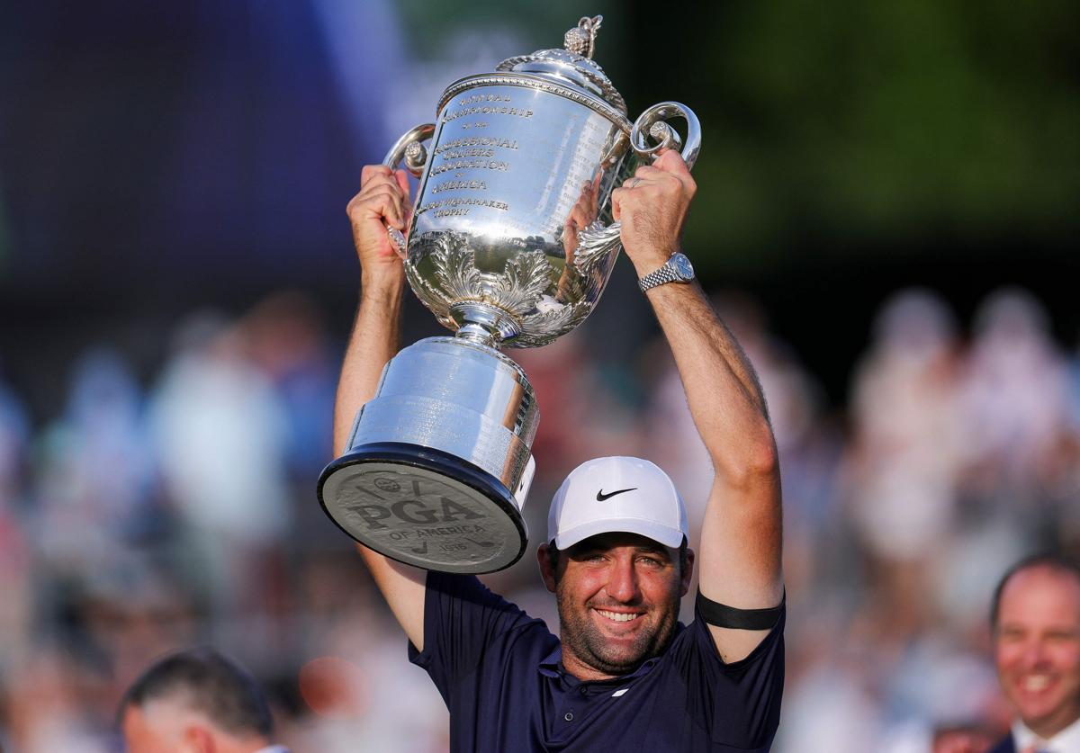 Scottie Scheffler celebra su triunfo en el PGA