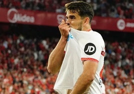 García Pascual celebra un gol en el partido ante Las Palmas