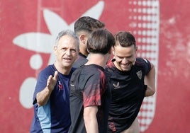 Caparrós y su futuro en el Sevilla: «Si el club me llama, tardaría poco en volver»