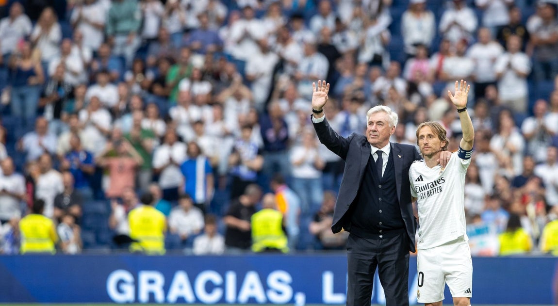 Carlo Ancelotti y Luka Modric se despiden del Santiago Bernabéu.