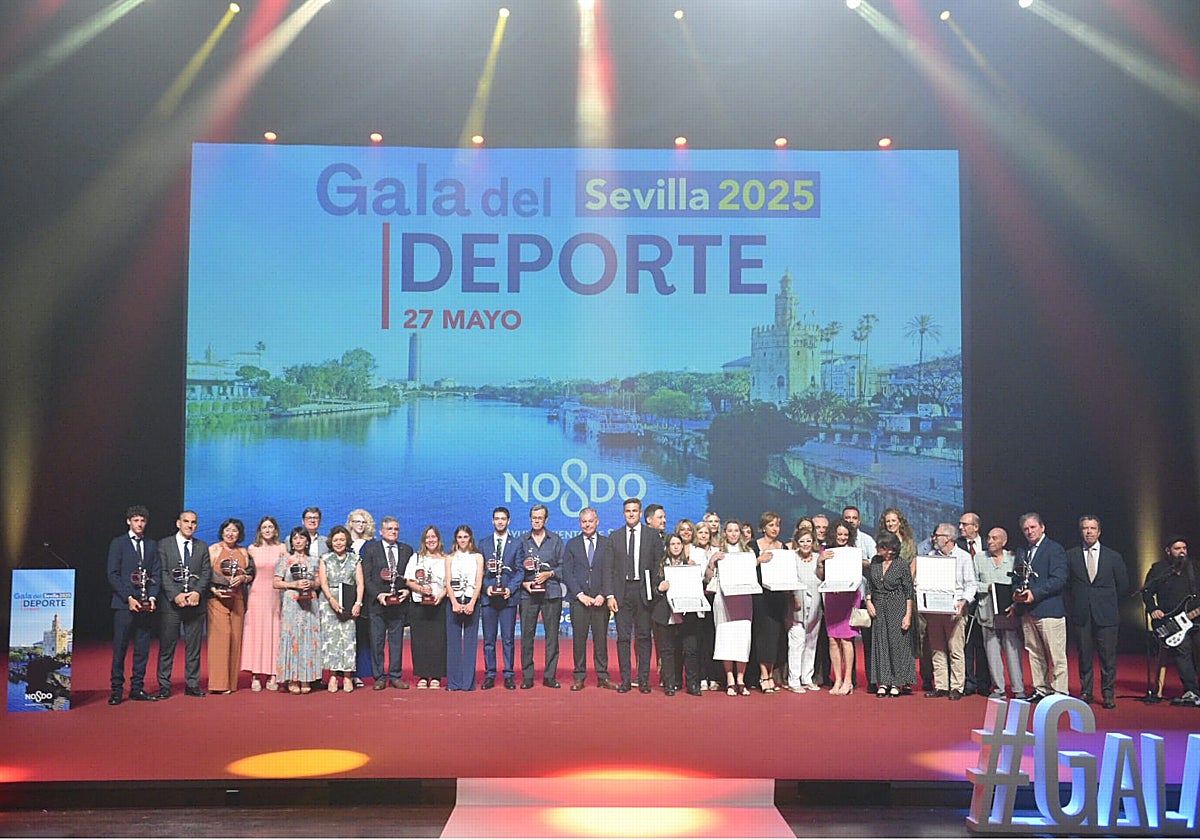Foto de familia de la Gala de Deporte de Sevilla 2025